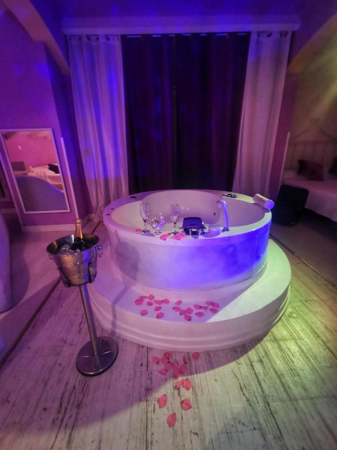 Tu Mansion Guest House Навалкарнеро Екстериор снимка