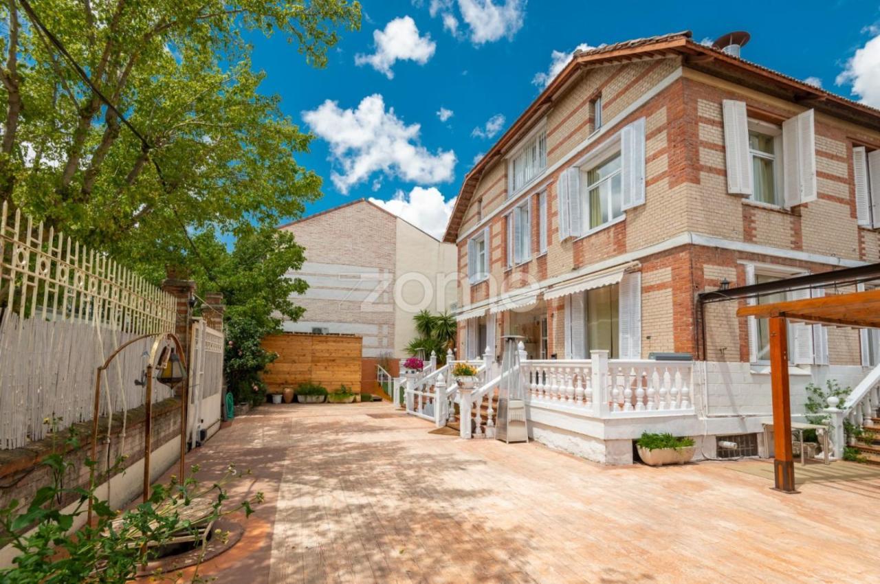 Tu Mansion Guest House Навалкарнеро Екстериор снимка