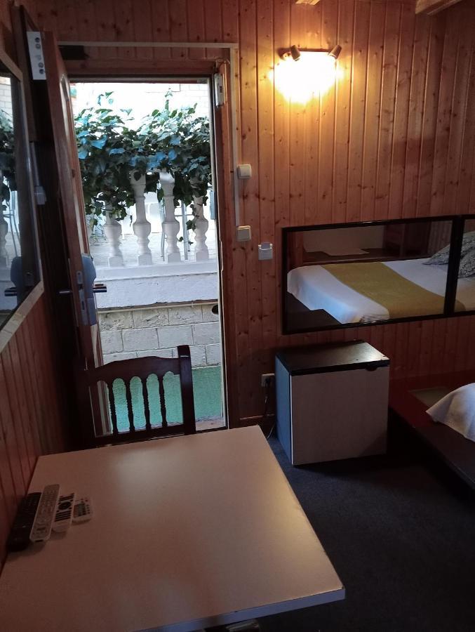 Tu Mansion Guest House Навалкарнеро Екстериор снимка