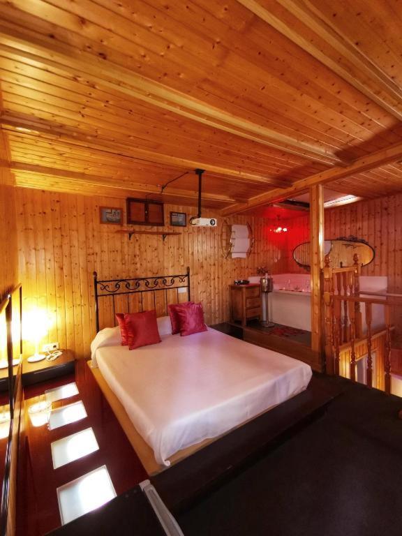 Tu Mansion Guest House Навалкарнеро Екстериор снимка